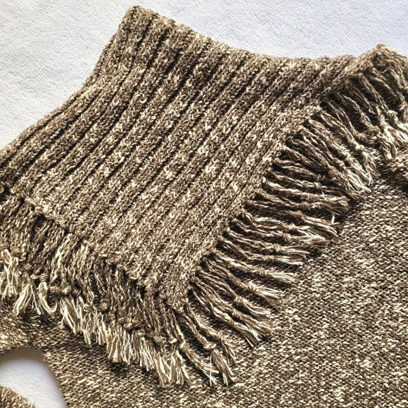 Mac & Jac Fringe Collar L/S Sweater - Picture 5 of 9